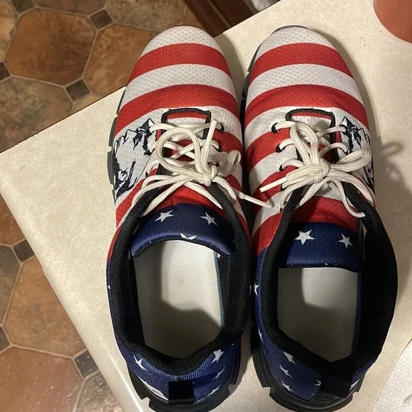 Size 13 trump tennis shoes. No real wear don’t fit any more had to go to a 14 - Picture 8 of 9